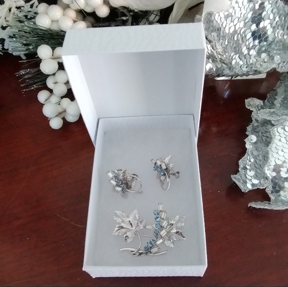 Vintage Sterling Silver Sparkly Brooch & Earring Set signed Carl Art - Picture 10 of 16